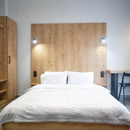 קומוטיני Themis Urban Stay מראה חיצוני תמונה