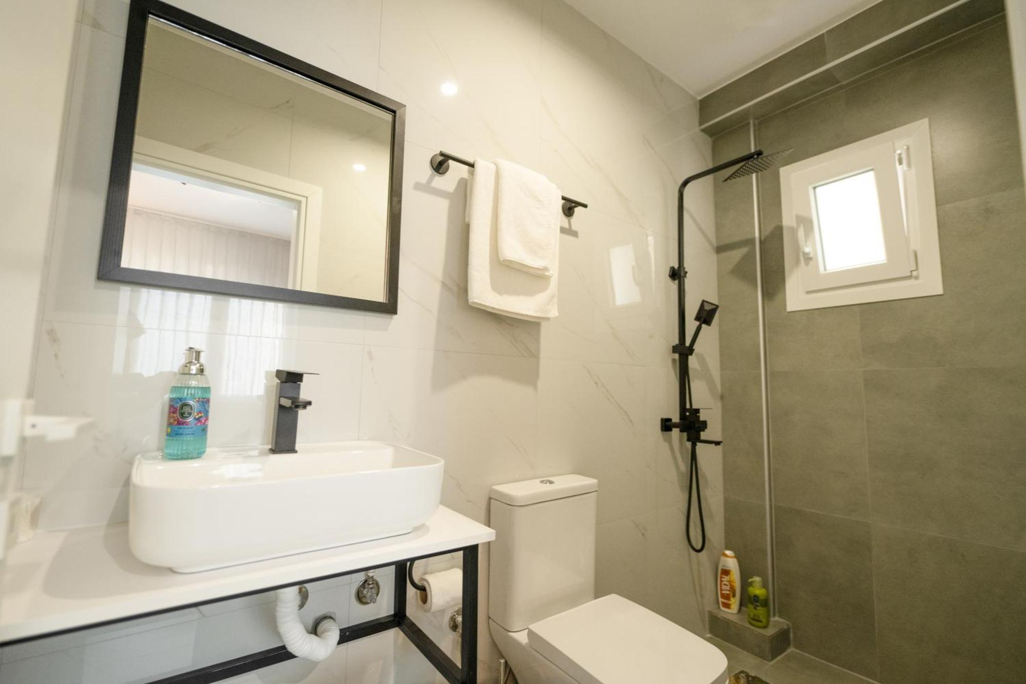 קומוטיני Themis Urban Stay מראה חיצוני תמונה