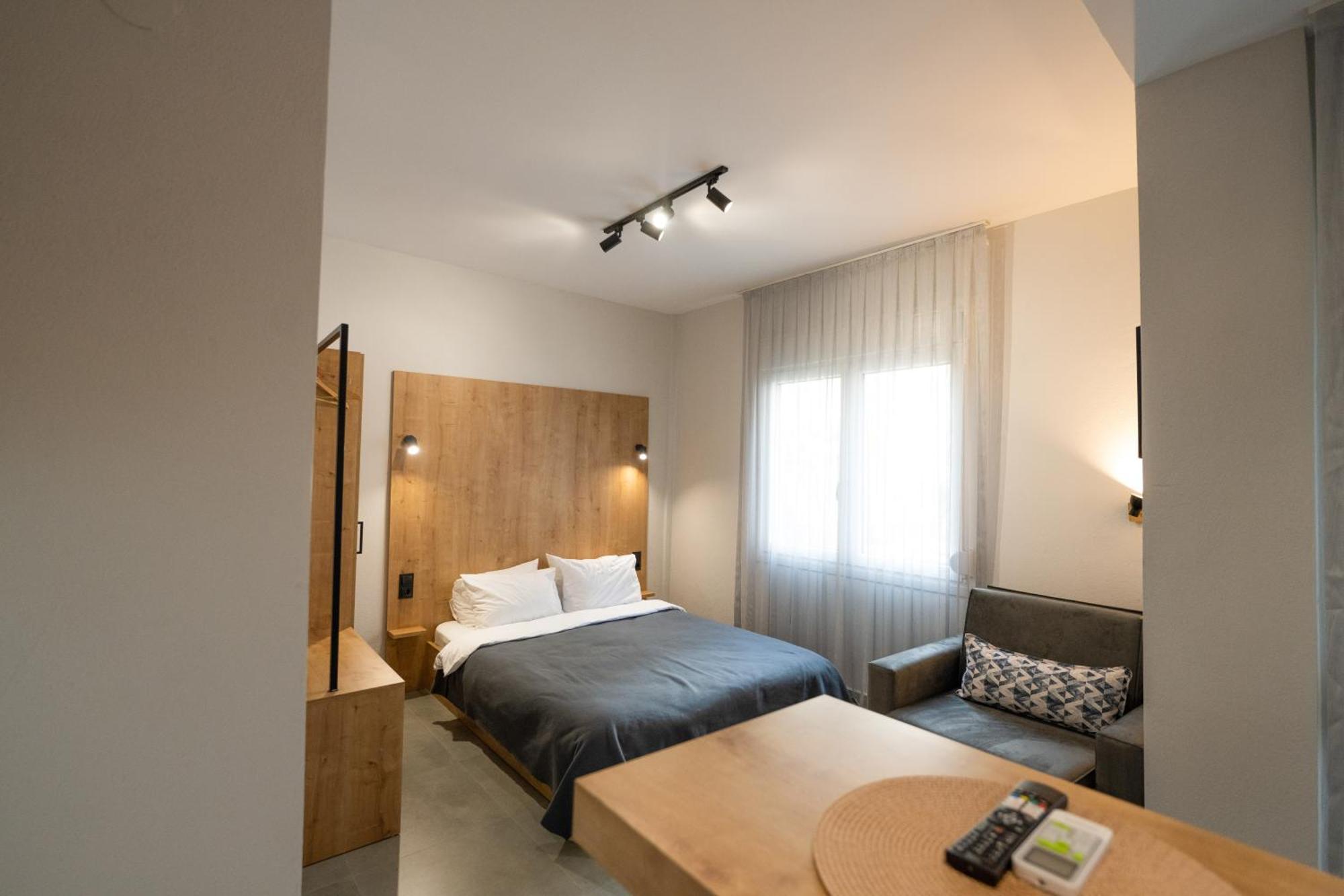 קומוטיני Themis Urban Stay מראה חיצוני תמונה